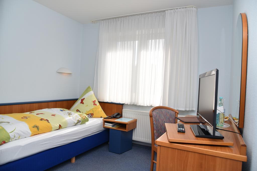 Hotel An Der Alten Porzelline نويهاوس آم رنفيغ الغرفة الصورة
