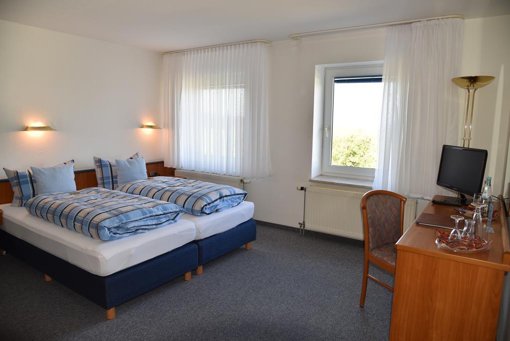 Hotel An Der Alten Porzelline نويهاوس آم رنفيغ المظهر الخارجي الصورة